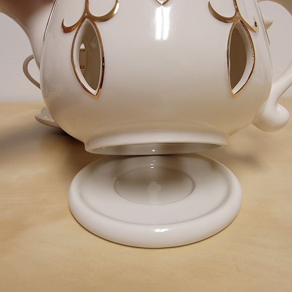 PartyLite Tea for Two Teapot Tealight Holder + Two Matching Cups & Saucers - Picture 3 of 6